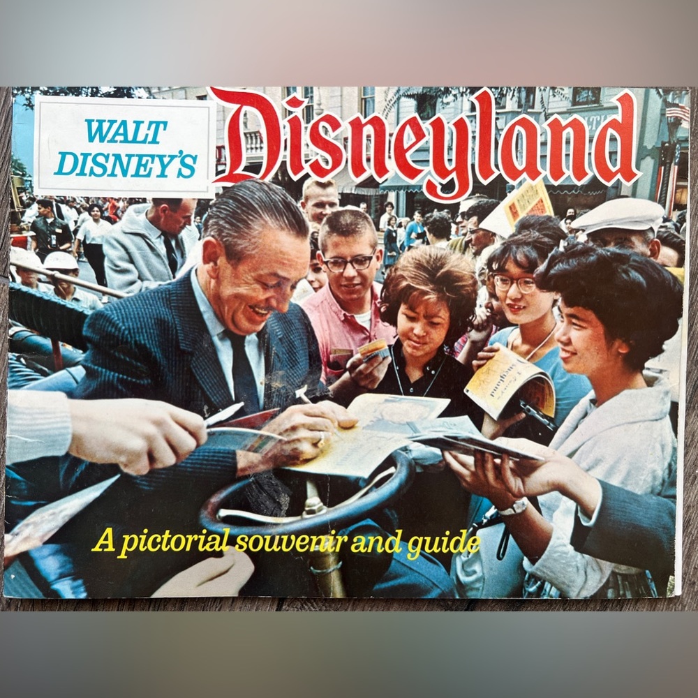 Vintage Walt Disney’s Disneyland A pictorial souvenir and guide
